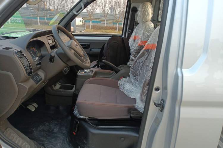 Used Ruichi EC71 2024 EC71L Cargo Pioneer I Model 41.85 kWh
