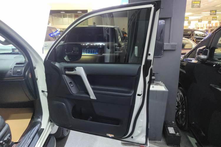 Used Toyota Prado 2018 3.5L Automatic TX-L with Rear-Mounted Spare Tire
