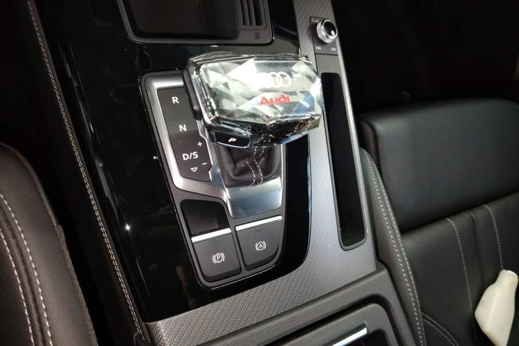 Used Audi Q5L 2023 40T Luxury Dynamic Model
