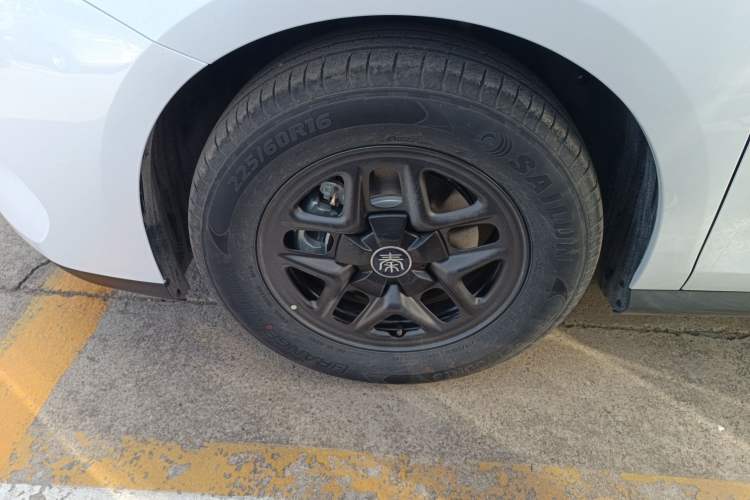 Used BYD Qin PLUS 2025 DM-i Smart Drive 55KM Leading Model
