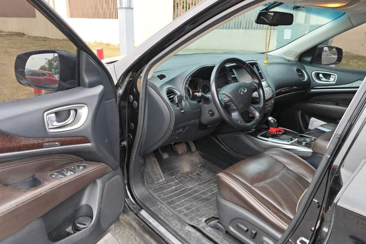 Used Infiniti QX60 2016 2.5 S/C Hybrid Two-Wheel-Drive Excellence Edition China V Standard
