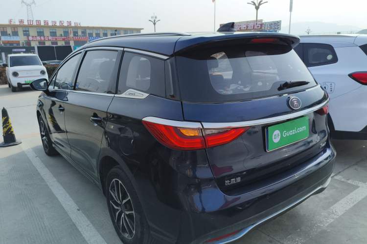 Used BYD Song MAX 2018 1.5T Manual Smart Connect Luxury 6-Seater