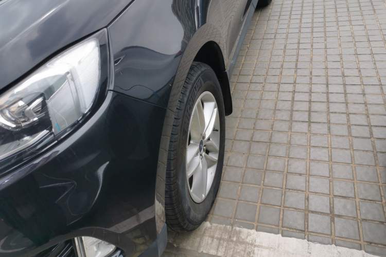 Used Ford Edge 2020 EcoBoost 245 Two-Wheel-Drive Titanium 5-Seater
