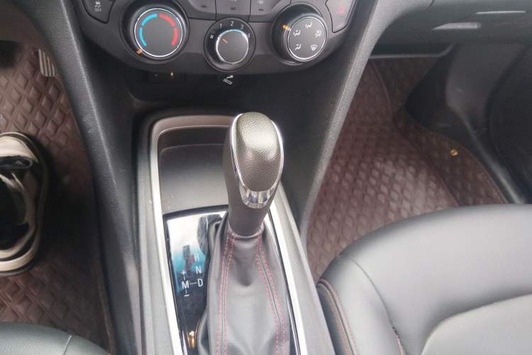 Used Chevrolet Monza 2020 Light Hybrid Redline 320T Dual-Clutch Thrilling Edition
