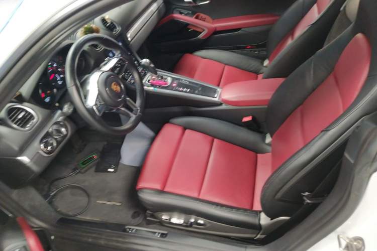 Used Porsche 718 2018 Cayman 2.0T
