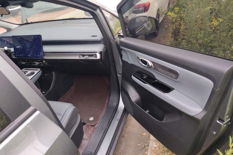 Used AION Y 2023 Younger
