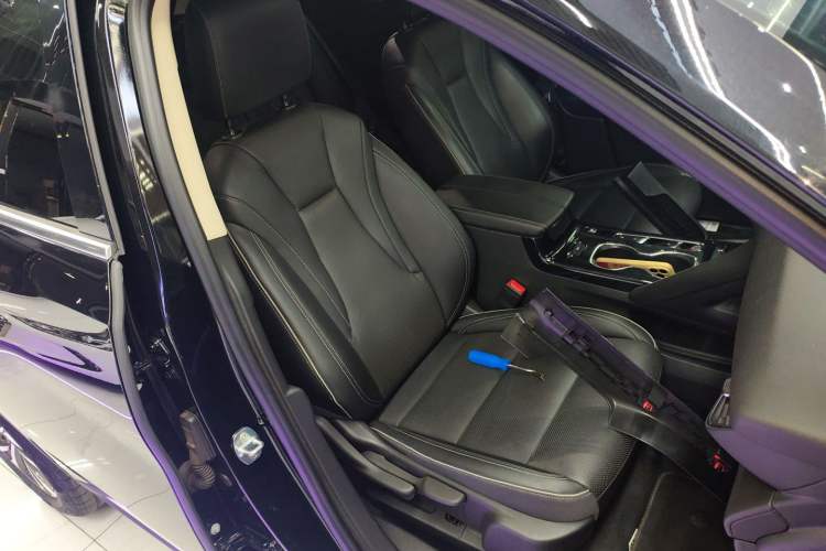 Used Buick Envision 2022 Facelift Encore S 552T Two-Wheel-Drive Luxury Model
