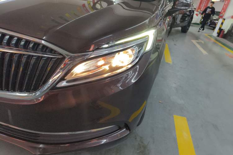 Used Buick GL8 2017 ES 28T Comfort Model China V Standard
