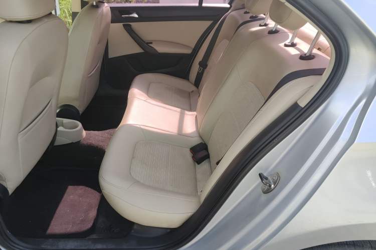 Used Skoda Rapid 2013 1.6L Manual Smart Selection Model
