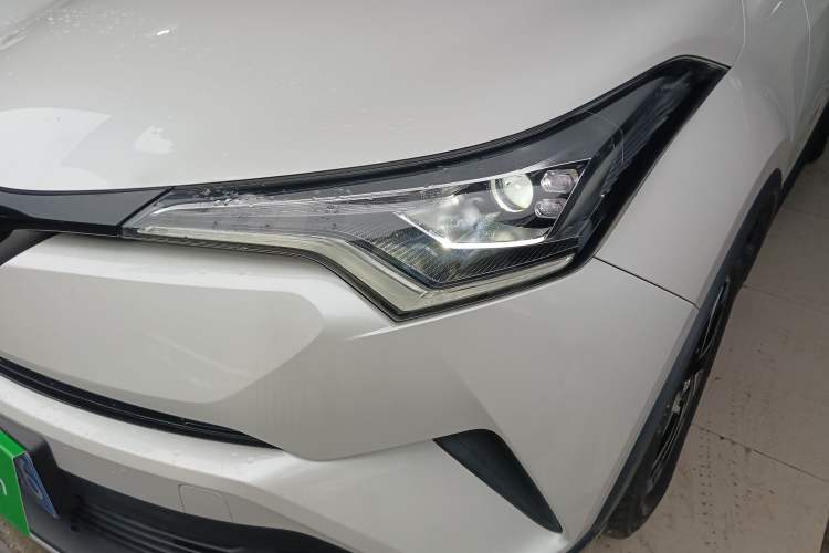 Used Toyota IZOA 2020 2.0L Yichi Version
