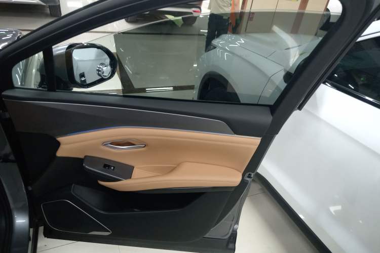 Used BYD Song L DM-i 2024 160 km Excellence Version
