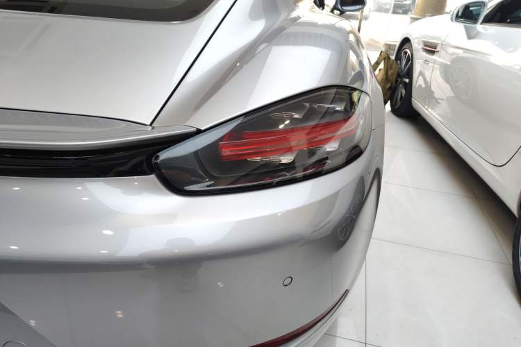 Used Porsche 718 2018 Cayman 2.0T
