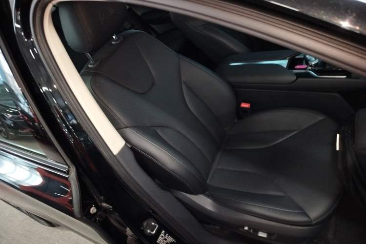 Used Hongqi E-QM5 2023 Base Travel Edition
