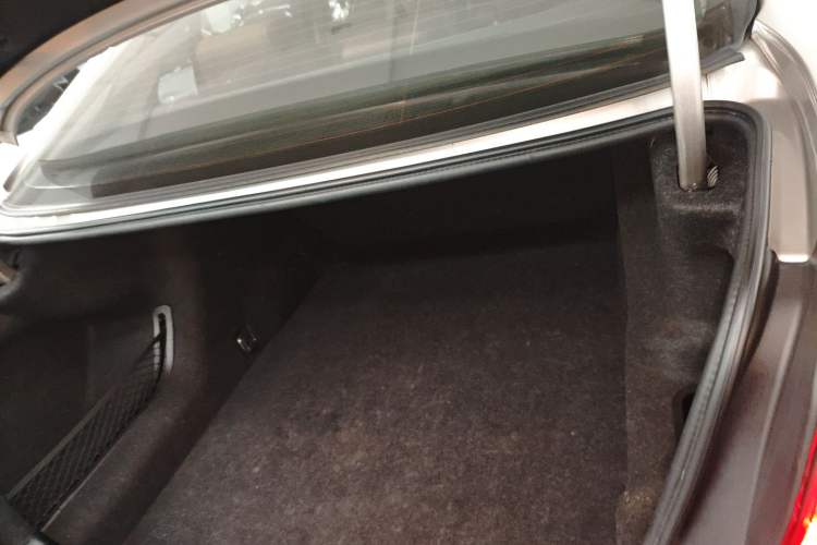 Used BMW 5 Series 2017 525Li Leading Model
