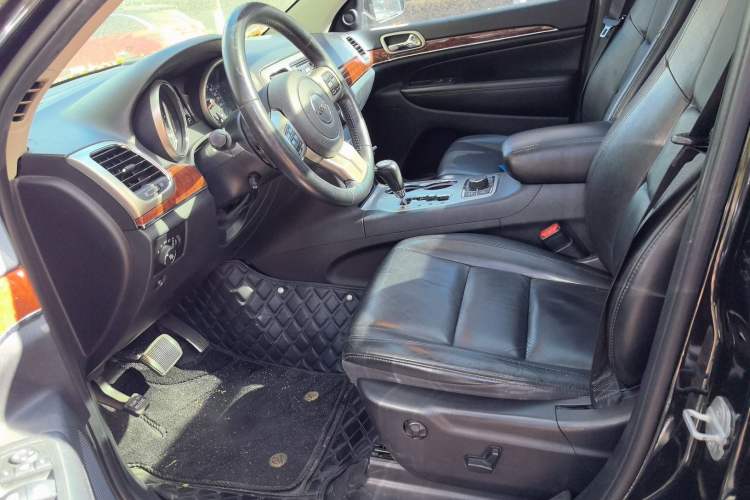 Used  Grand Cherokee 2013 3.6L Luxury Navigation Edition
