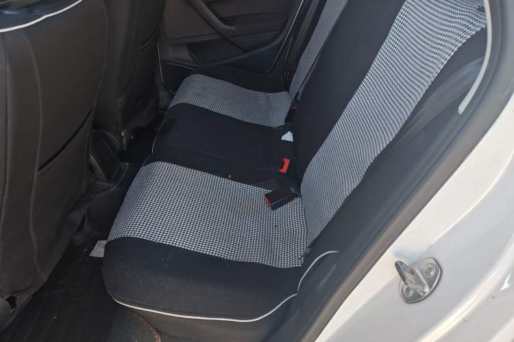 Used Volkswagen Polo 2014 1.6L Automatic Comfort Edition
