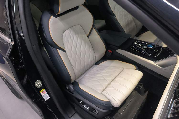 Used BYD Tang New Energy 2022 EV 635 km All-Wheel-Drive Flagship Model
