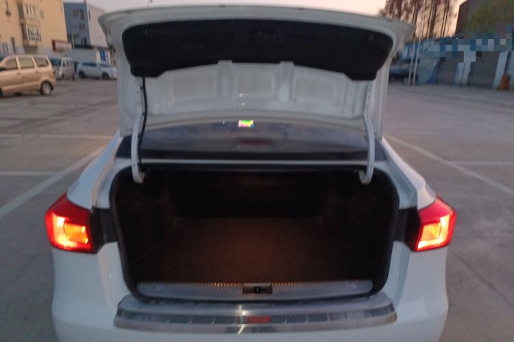 Used Roewe 360 2015 1.5L Automatic Luxury Edition
