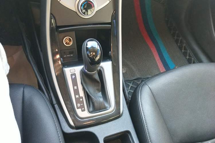 Used Hyundai Elantra 2015 1.6L Automatic Leading Model
