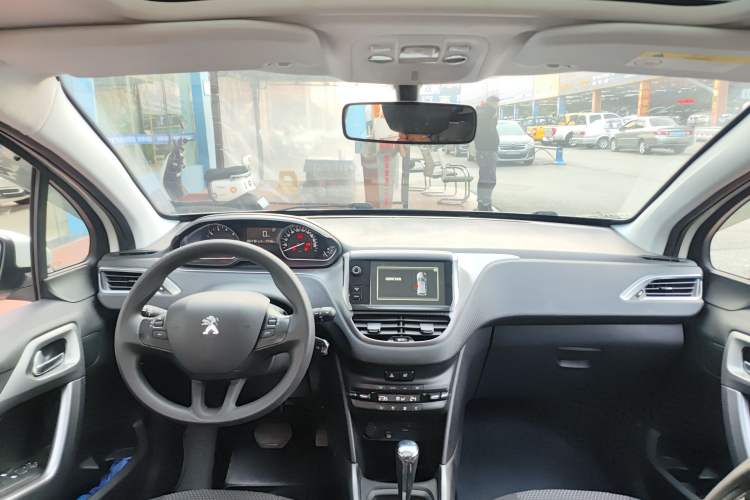 Used Peugeot 2008 2014 1.6L Automatic Fashion Edition
