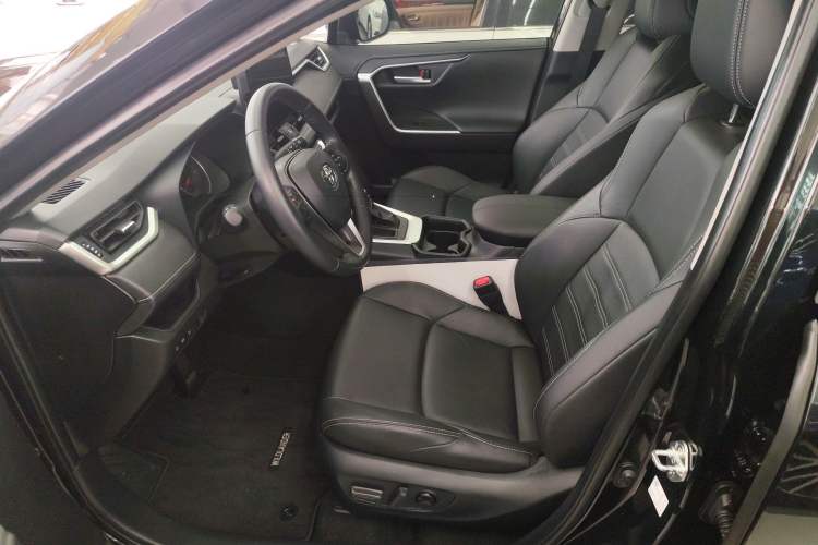 Used Toyota Wildlander 2022 2.0L CVT Two-Wheel Drive Luxury PLUS Edition
