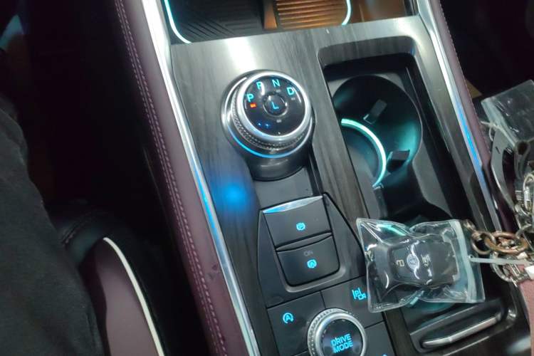 Used Ford Explorer 2023 EcoBoost 285 Four-Wheel Drive Titanium Edition 7-Seater
