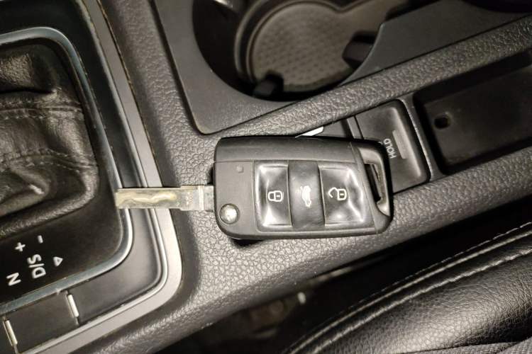 Used Volkswagen Golf 2016 1.6L Automatic Fashion Model