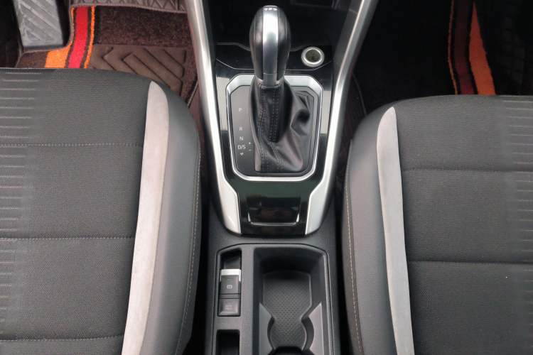 Used Volkswagen T-ROC 2020 280TSI DSG Two-Wheel-Drive Elite Version