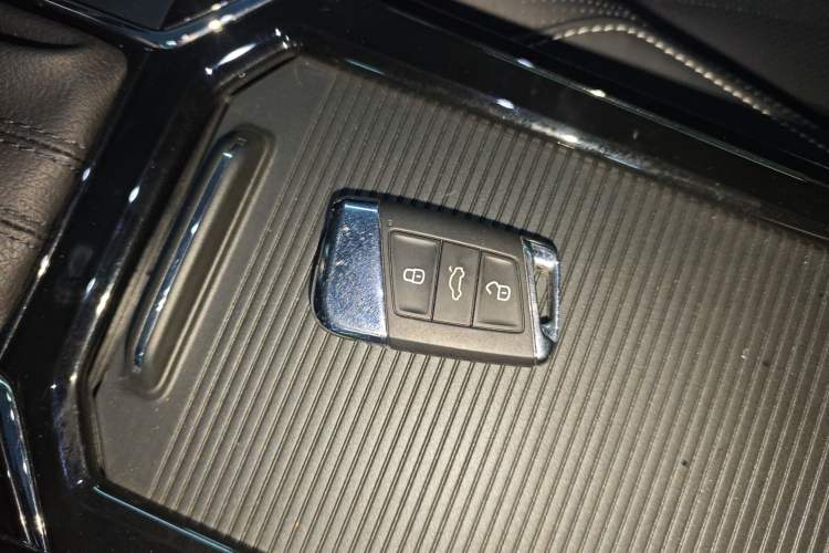 Used Volkswagen Passat 2025 Outstanding Model 380TSI Starry Dragon Glorious Edition
