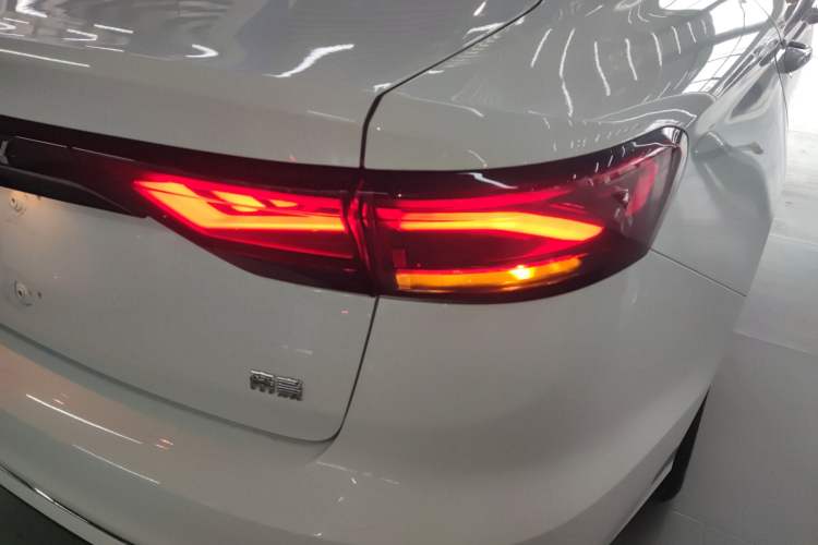 Used Geely Auto Emgrand 2025 4th Generation 1.5L CVT Longteng Edition
