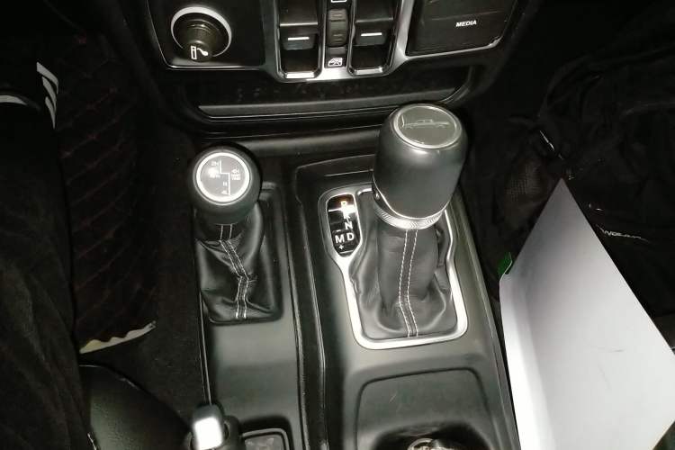 Used  Gladiator 2022 3.6L Pioneer Edition
