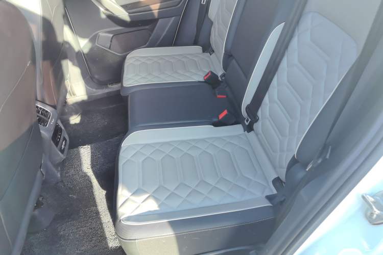 Used Volkswagen Tayron 2023 300TSI Two-Wheel-Drive Luxury Plus Advanced Edition
