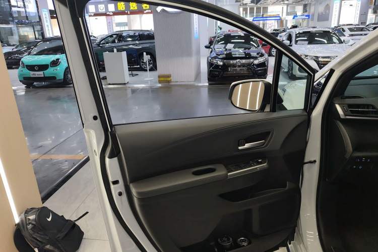 Used Toyota Sienna 2021 2.5L Hybrid Premium Edition
