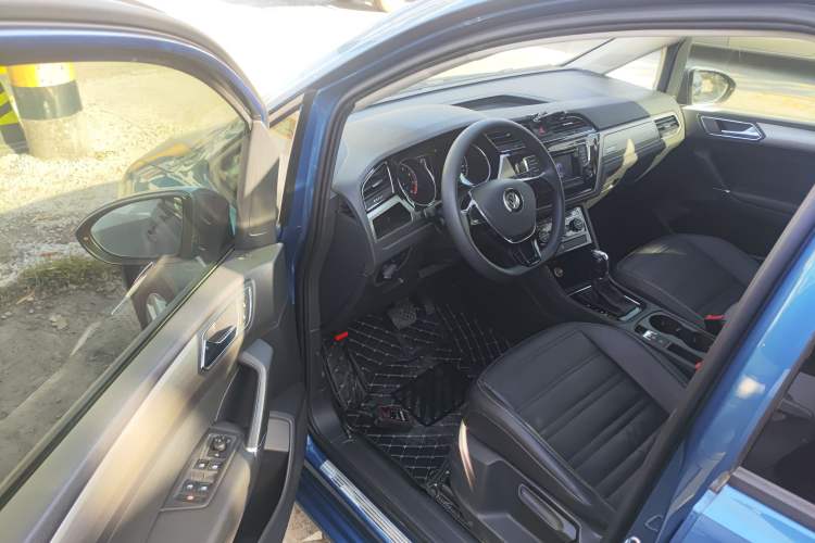 Used Volkswagen Touran 2016 Volkswagen Touran L 280TSI DSG Comfort Edition