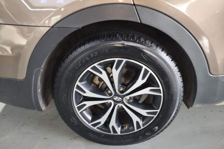 Used Hyundai Santa Fe 2017 2.0T Automatic Two-Wheel Drive Smart Version 7 Seats
