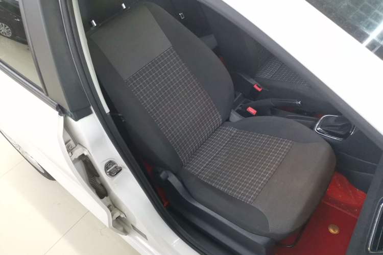 Used Volkswagen Polo 2016 1.6L Automatic Comfort Model
