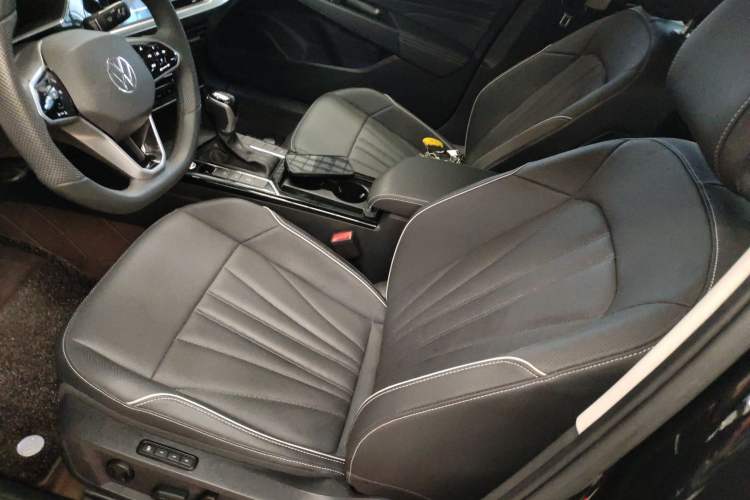 Used Volkswagen Passat 2024 380TSI Dragon Edition
