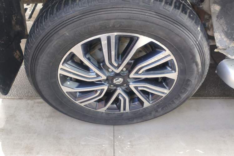 Used Nissan Terra 2018 2.5L Automatic 2WD Luxury Edition