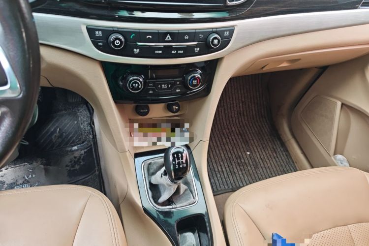 Used Baojun 730 2014 1.5L manual luxury trim 7 seats
