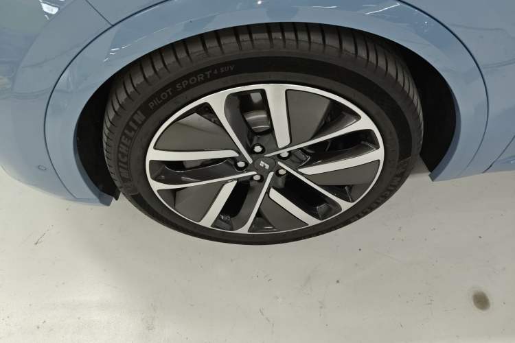 Used Li Auto L9 2022 Max model
