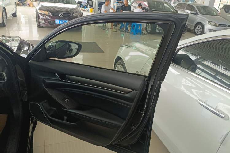 Used Honda Accord 2018 230TURBO Comfort Version National V
