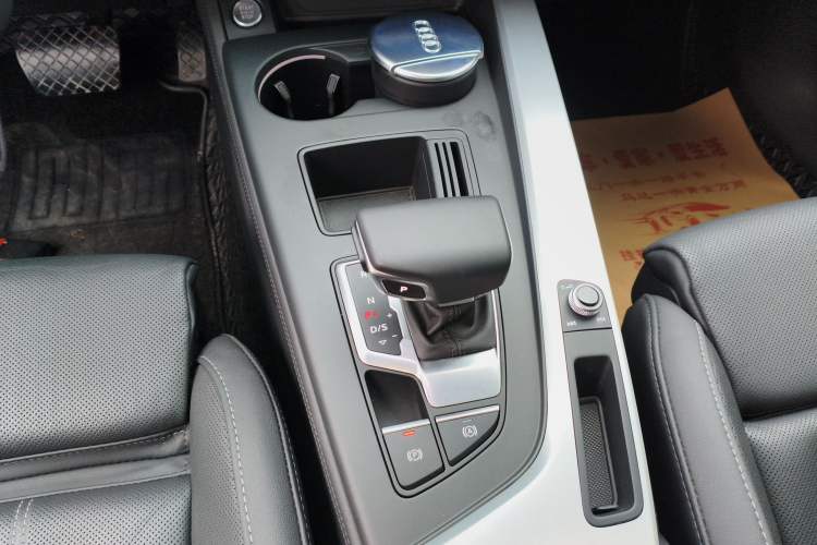 Used Audi A4L 2022 40 TFSI Luxury Dynamic Model
