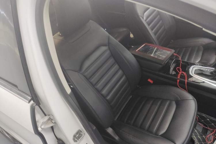 Used Ford Edge 2018 EcoBoost 245 Two-Wheel-Drive Titanium 7-Seater China VI Standard