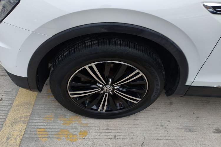 Used Volkswagen Tiguan L 2019 330TSI Automatic Two-Wheel Drive Luxury Edition China VI Standard
