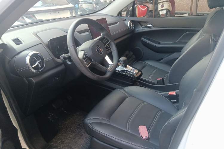 Used BYD Yuan New Energy 2019 EV360 Smart Connect Enjoyment Model
