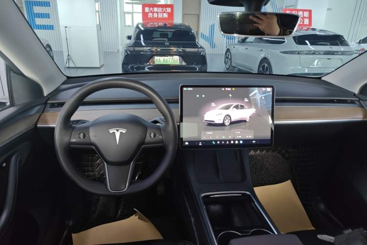 Used Tesla Model Y 2022 Rear-Wheel-Drive Version