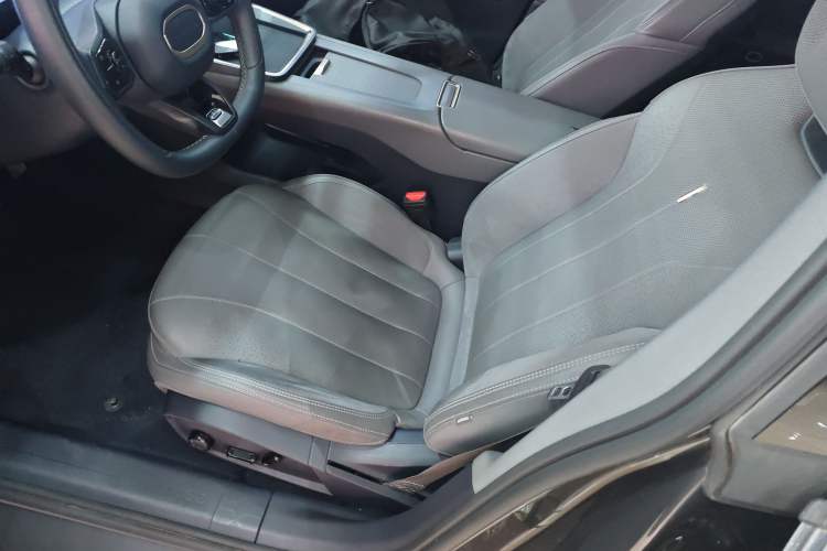 Used Lynk & Co 07 2024 EM-P 126 Long-Range Halo
