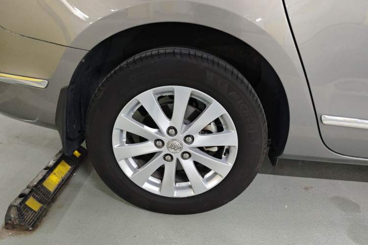 Used Buick GL8 2018 28T Luxury Model China VI Standard