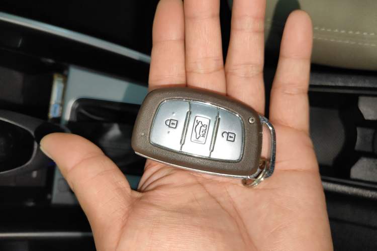 Used Hyundai Elantra 2016 1.6L Automatic Prestige Edition
