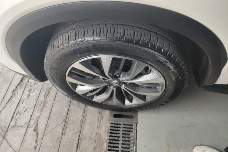 Used GAC Trumpchi GS8 2017 320T Two-Wheel Drive Luxury Smart Connectivity Version (7 Seats)
